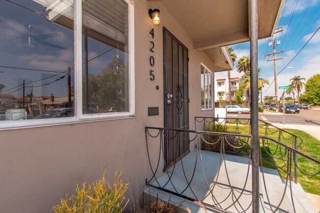 Building Photo - Charming 1 Bedroom / 1 Bath Apartment in Kensington w/ Garage