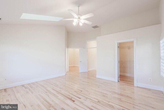 Building Photo - 2303 Sawtooth Oak Ct