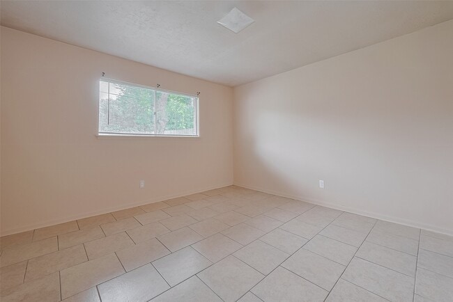 Building Photo - 9126 Willow Meadow Dr