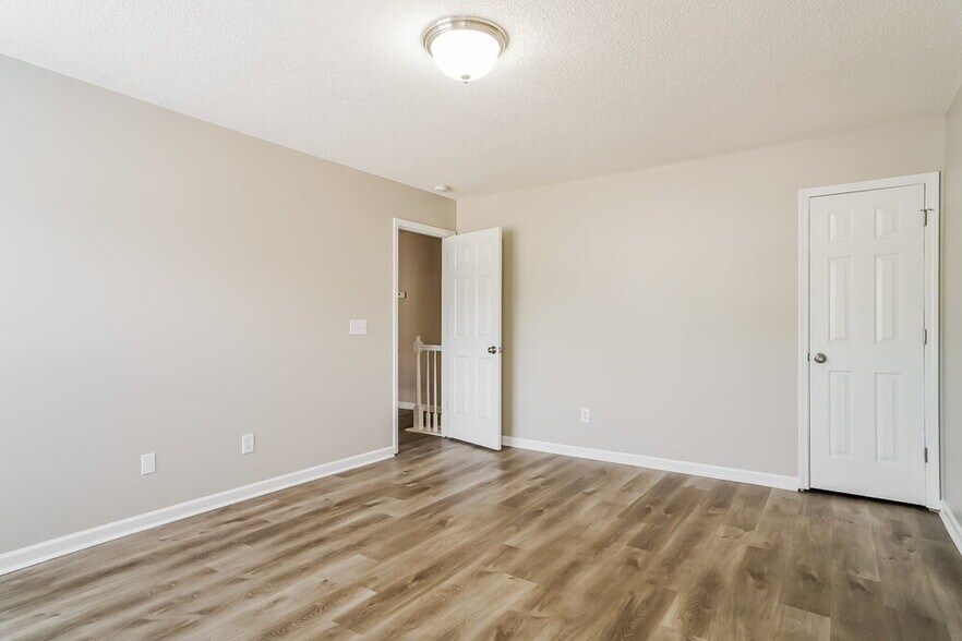 Building Photo - 7624 Brighton Village Dr