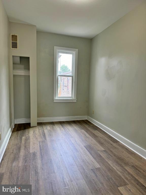 Building Photo - 107 S Queen St