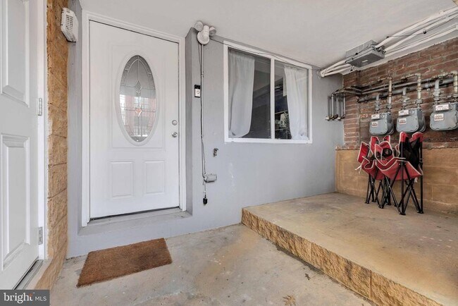 Building Photo - 210 Upshur St NW