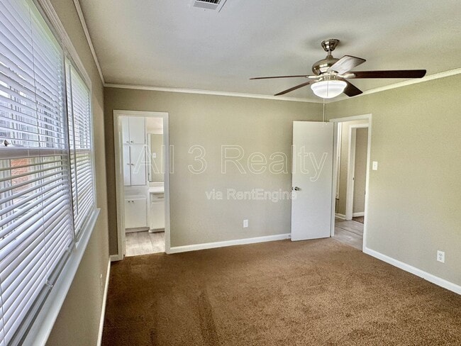 Building Photo - 502 Adler Dr