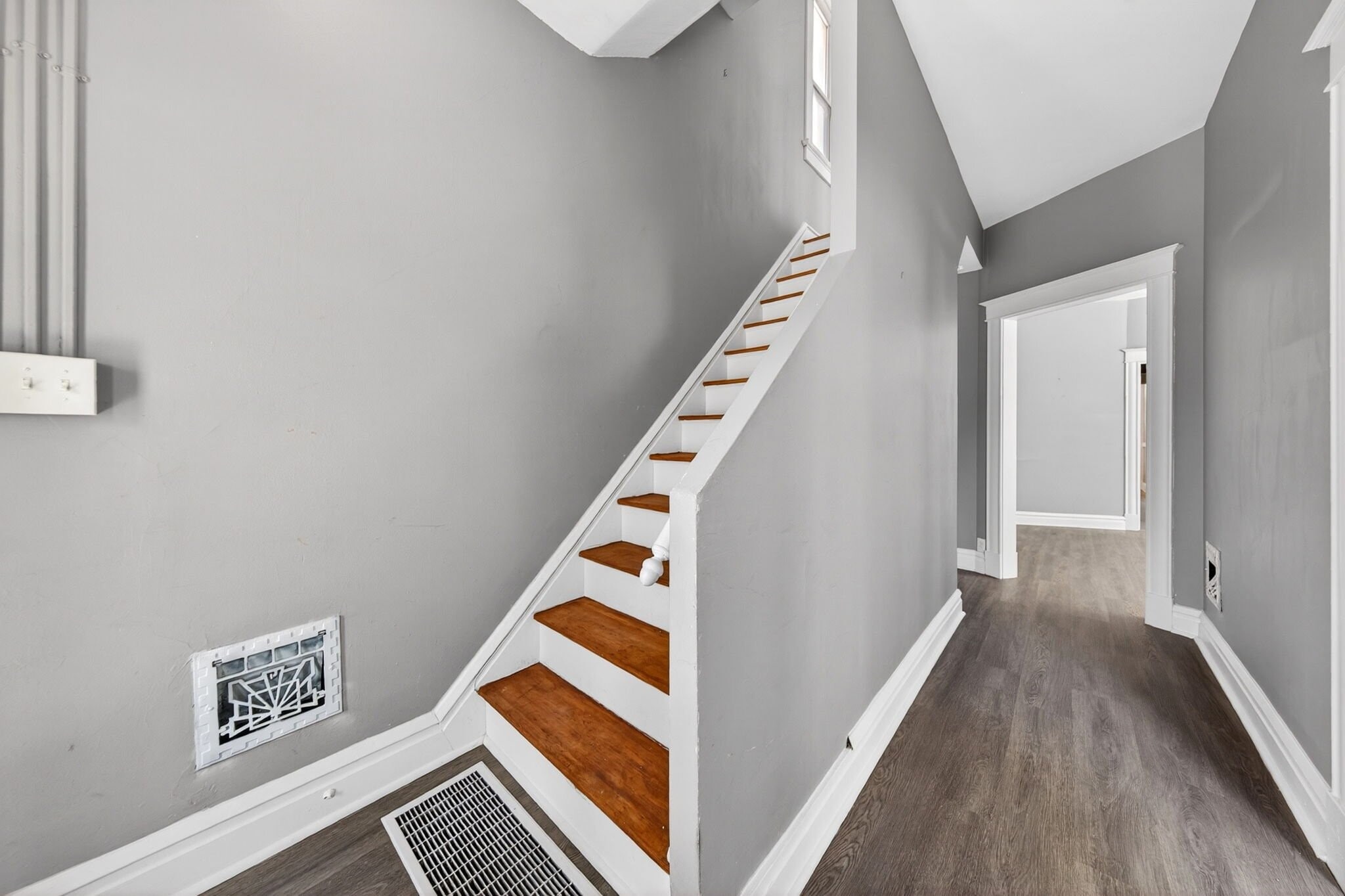 Building Photo - 3526 S Spring Ave