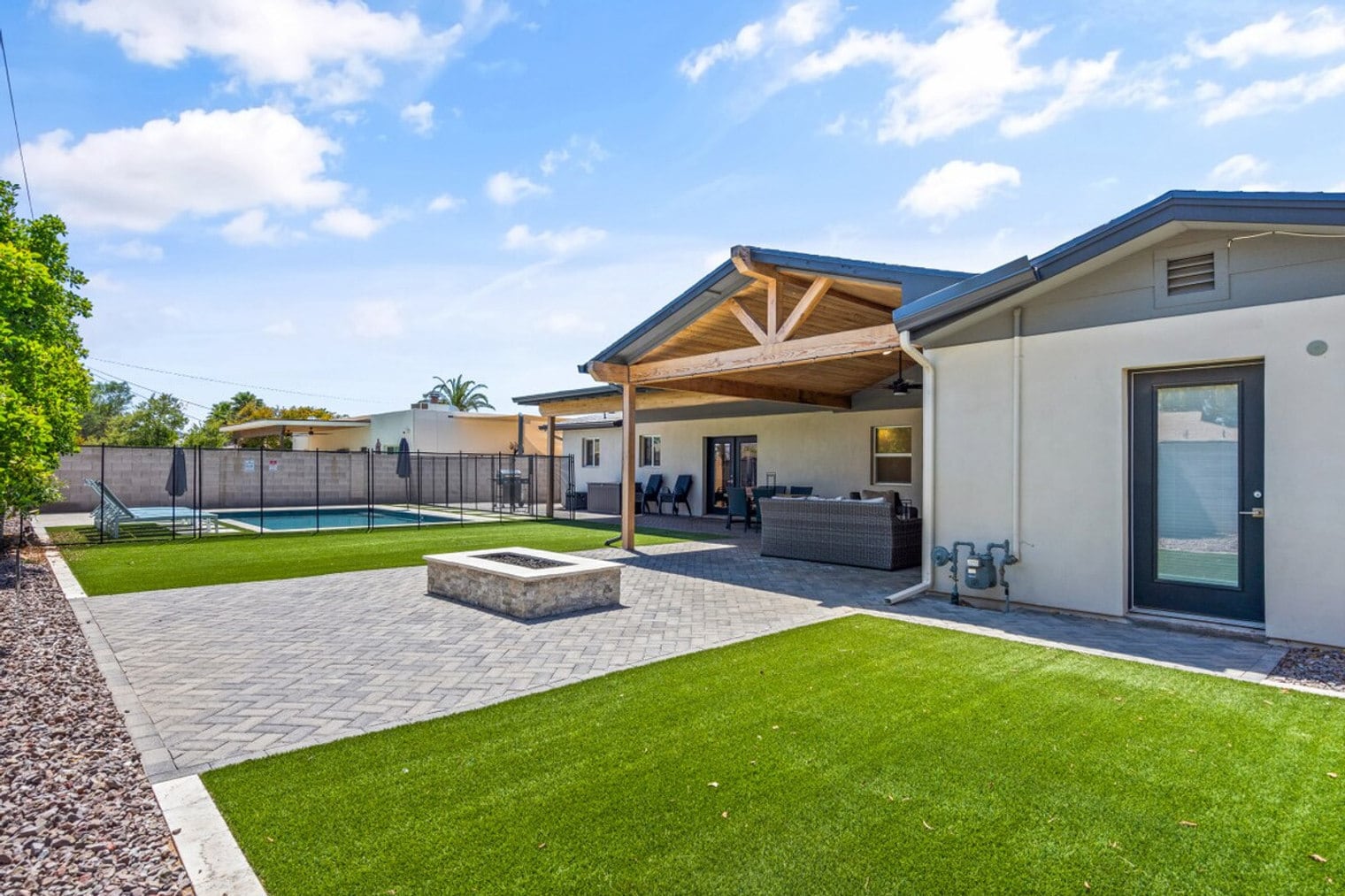 Building Photo - 8508 E Heatherbrae Ave