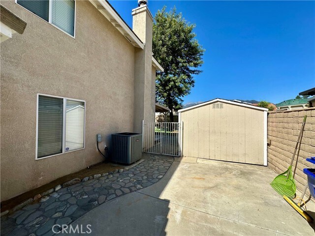 Building Photo - 3680 N Live Oak Ave