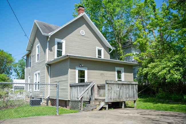 Building Photo - 98 N Lancaster St