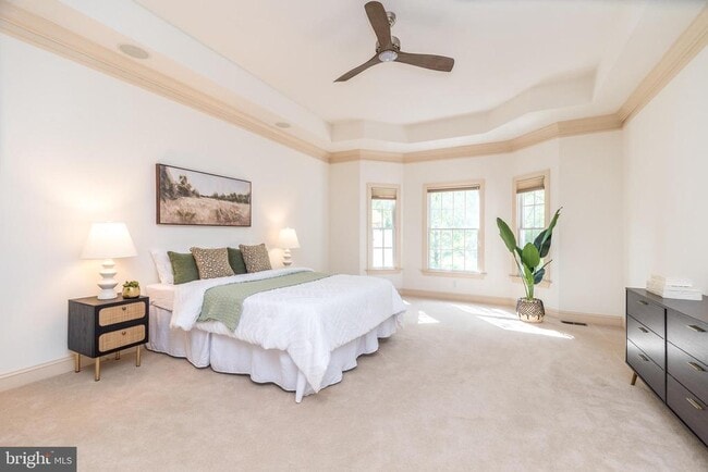 Building Photo - 5812 Hickory Hollow Ln