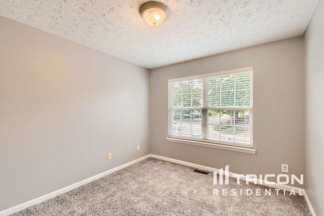 Building Photo - 3055 W Green Loop