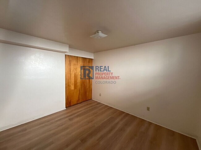 Building Photo - 1103 1/2 Emigh St-