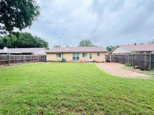 Building Photo - 2121 Spanish Trail