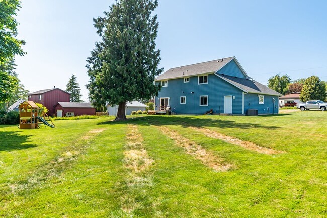 Building Photo - 3 Bed 2 Bath beautiful home on a corner lot in Admirals Cove