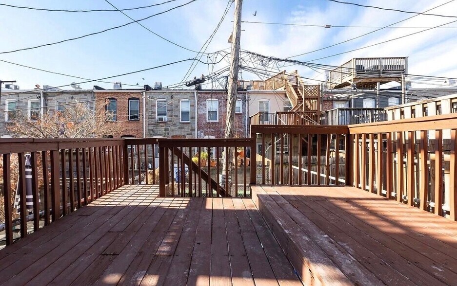 Building Photo - 518 S Kenwood Ave