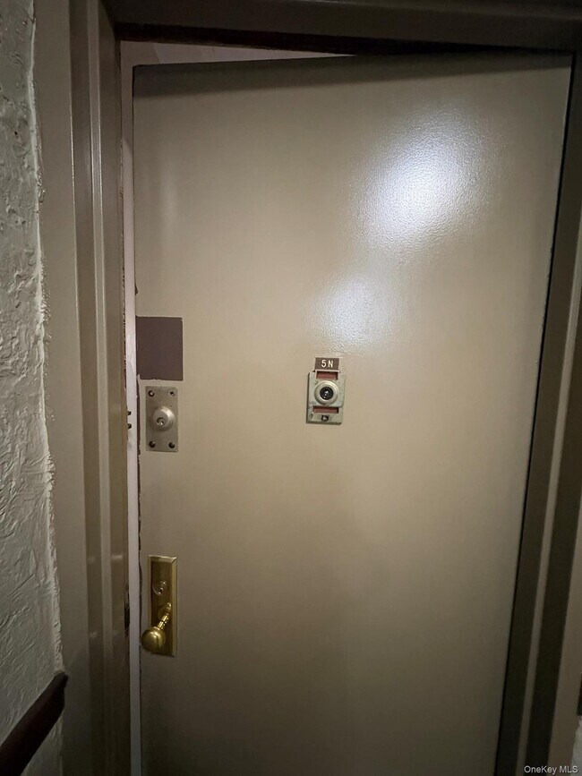 Building Photo - 37-20 83rd St