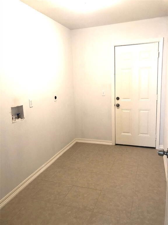 Building Photo - 307 Kansas St