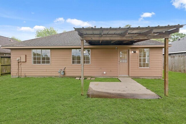 Building Photo - 18826 Yaupon Trail
