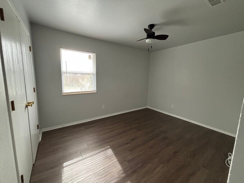 Building Photo - 2839 Adrian Ave