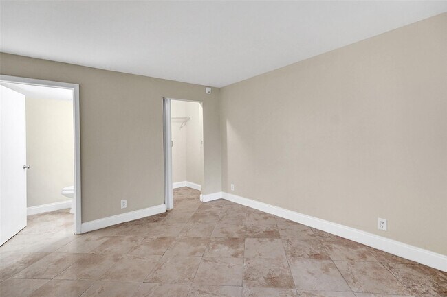 Building Photo - 10733 Cleary Blvd