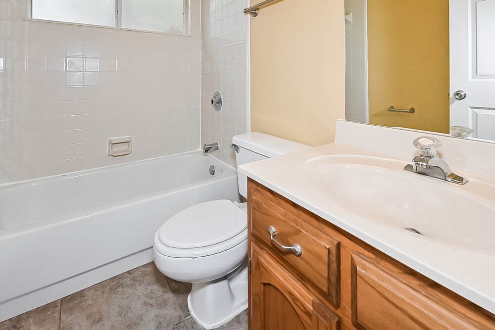 Building Photo - 8169 Oak Moss Cove