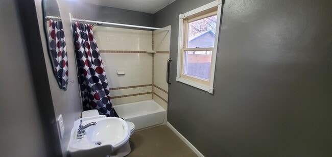 Building Photo - 1827 Jackson N Ave