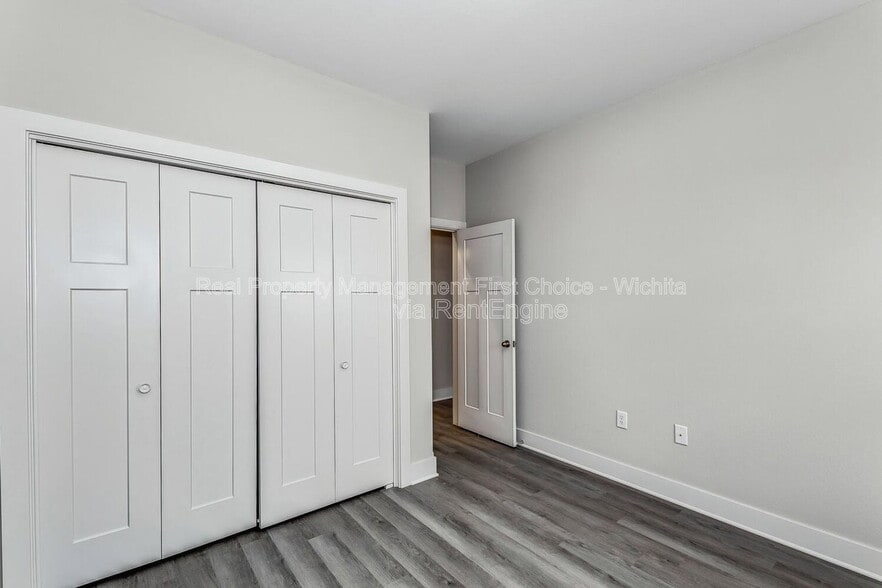 Building Photo - 3413 W 45th St S