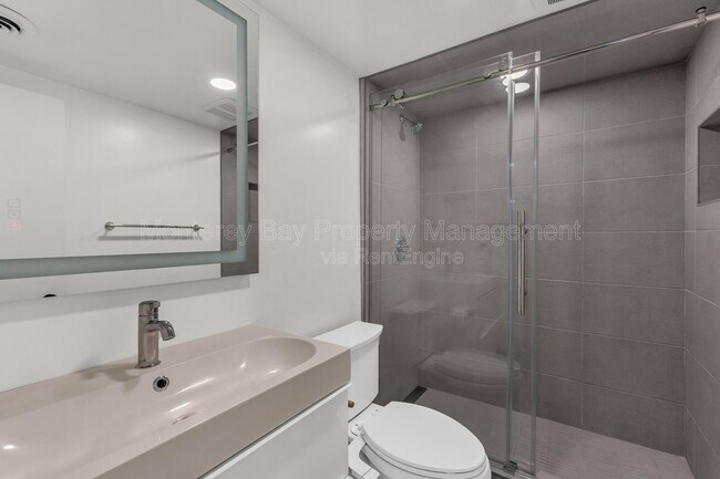 Building Photo - 500 Glenwood Cir