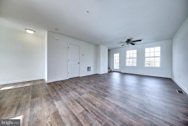 Building Photo - 88 Brookside Ave