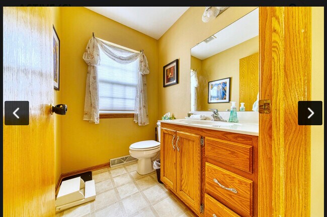 Building Photo - 1300 E Buckwood Dr