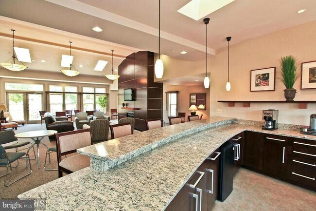 Building Photo - 1785 Jonathan Way