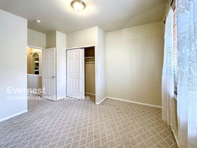 Building Photo - 7220 Leeside View