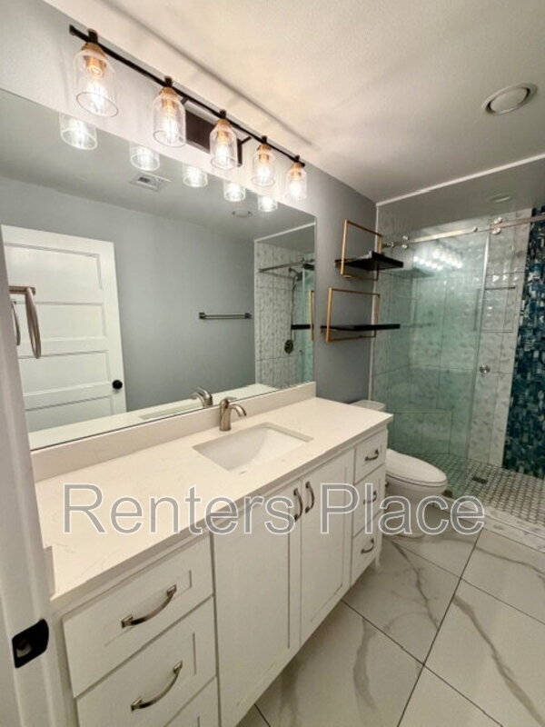 Building Photo - 807 S Trenton Ave