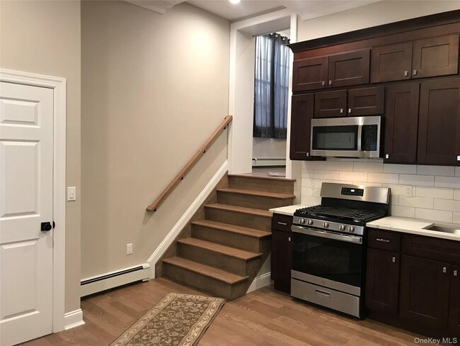 Building Photo - 251 Main St