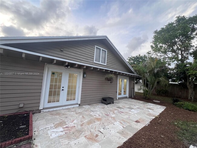 Building Photo - 108 Abaco Dr