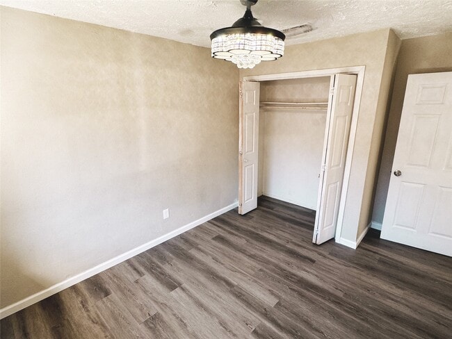 Building Photo - 15822 Baybriar Dr