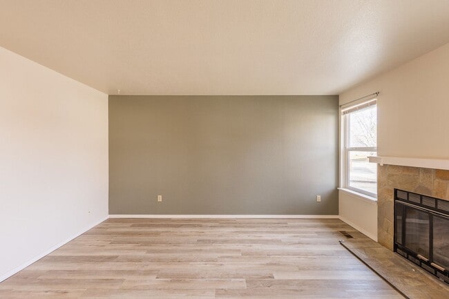 Building Photo - Renovated 2 bedroom 1 bathroom home