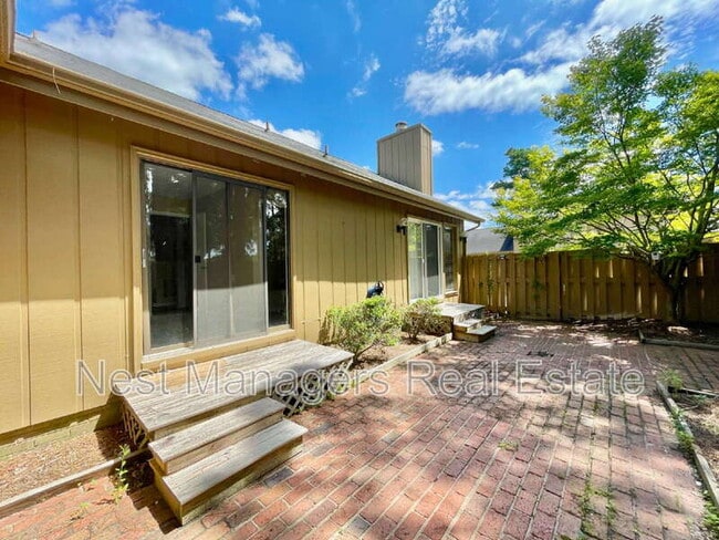 Building Photo - 4609 Fen Ct