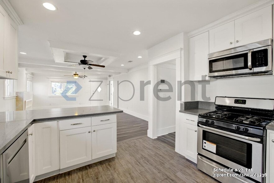 Building Photo - 4315 La Salle Ave