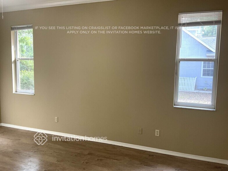 Building Photo - 14814 7th Ave E