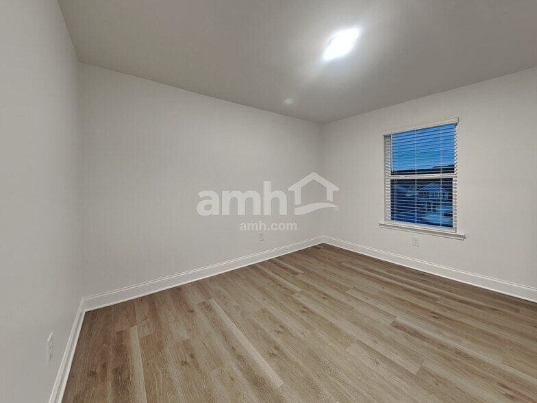 Building Photo - 1674 Soapstone Rd