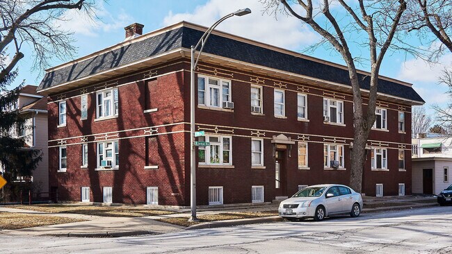 Primary Photo - 521 Jackson Blvd