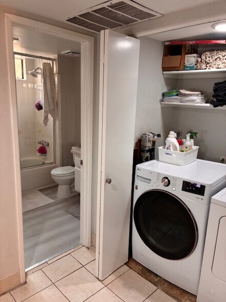 Building Photo - 1220 Manning Ave