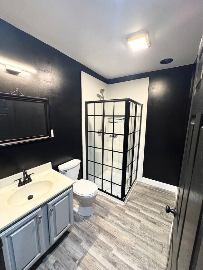 Building Photo - STRA509