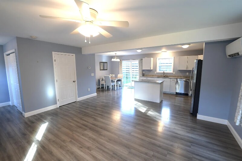 Building Photo - 55 Apple Blossom Rd