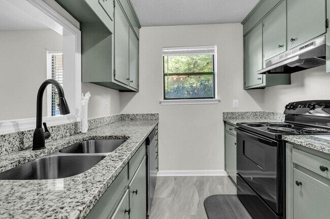 Building Photo - 216 Parlor Dr