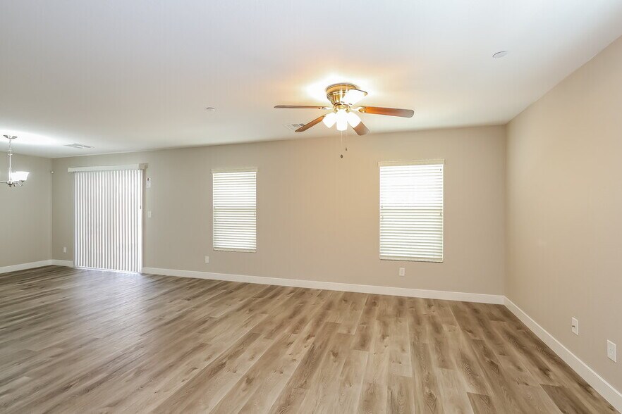 Building Photo - 9004 Tropical Tide Ct