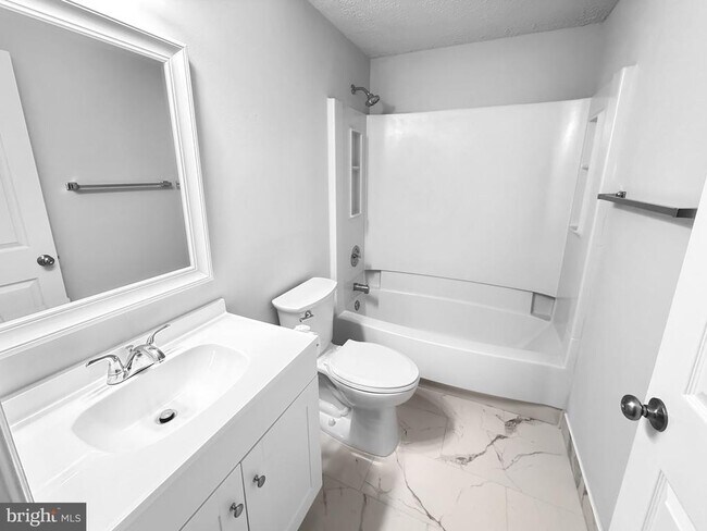 Building Photo - 6723 Kernel Ct