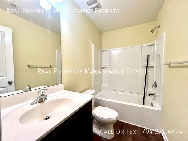 Building Photo - 1243 Farm Branch Dr SW