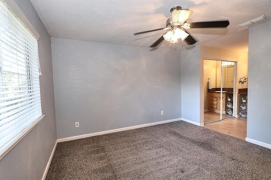 Building Photo - 11150 Trinity River Dr