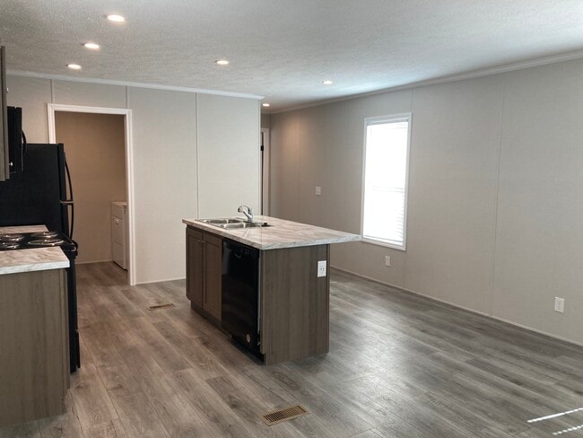 Building Photo - 107 Bluejay Hill