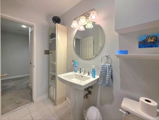 Building Photo - 2700 Dartmouth Rd